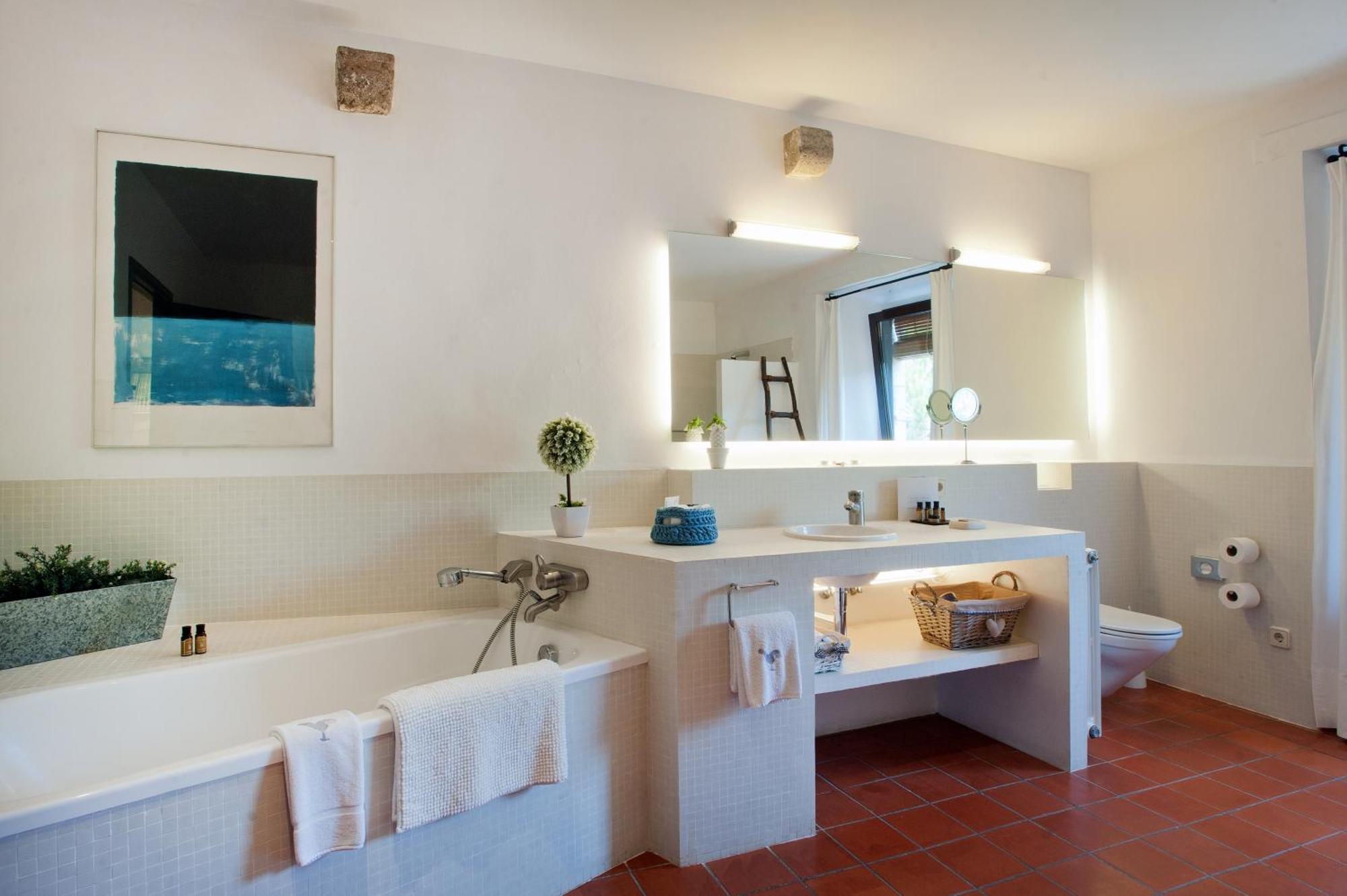 Mas Falgarona Hotel Boutique & Spa Avinyonet de Puigventos Ngoại thất bức ảnh